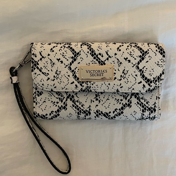 Victoria Secret Snakeskin Wristlet - Picture 1 of 6